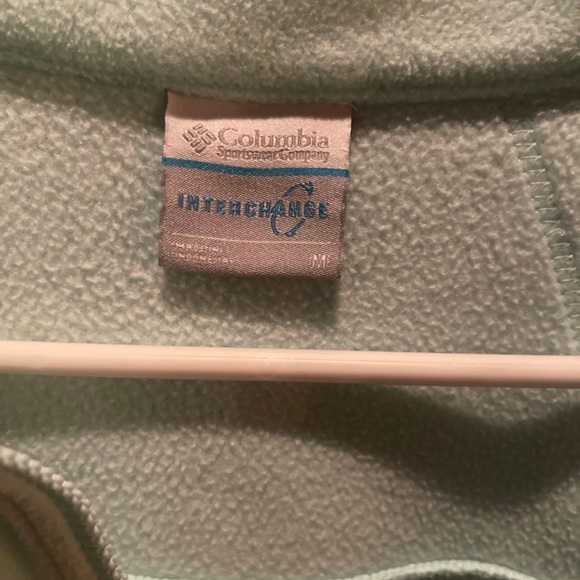 Columbia Women's Light Green Fleece Jacket ( M ) - Picture 6 of 8